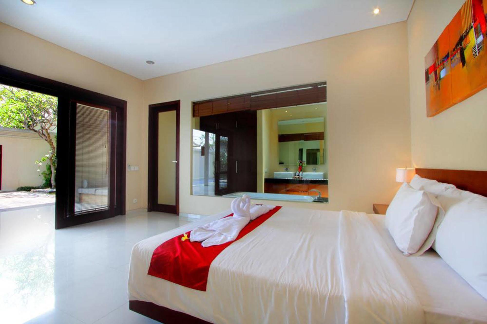 Oval Villa Bali Seminyak Kültér fotó