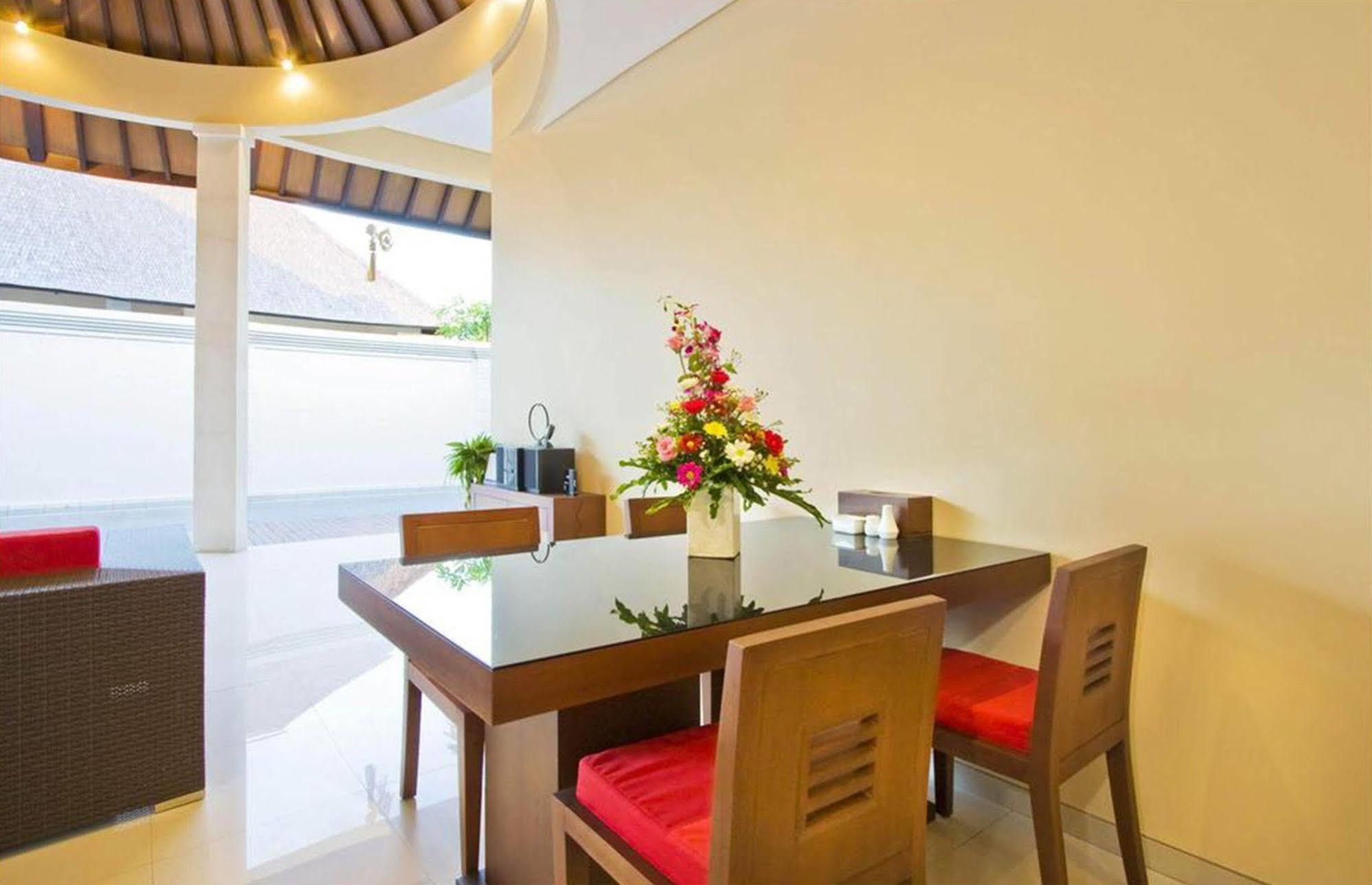 Oval Villa Bali Seminyak Kültér fotó